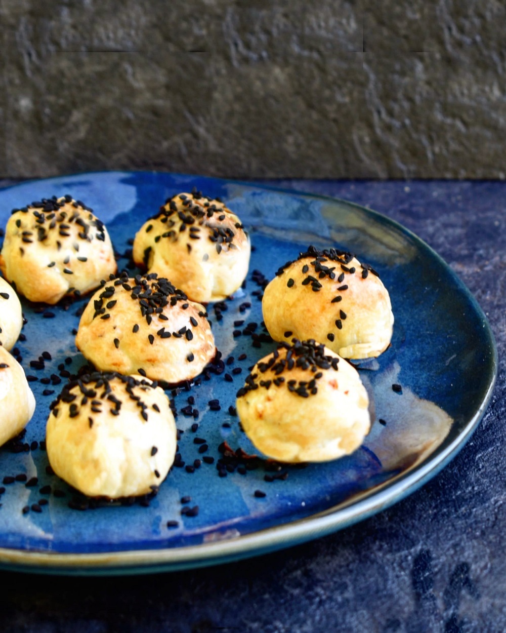 BOCCONCINI CROCCANTI CON FETA, MIELE E PEPE
