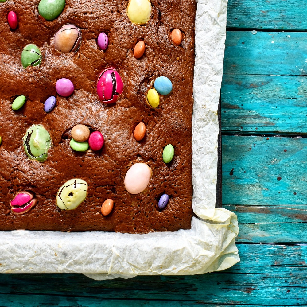 BROWNIES CON IL CIOCCOLATO E OVETTI DI PASQUA