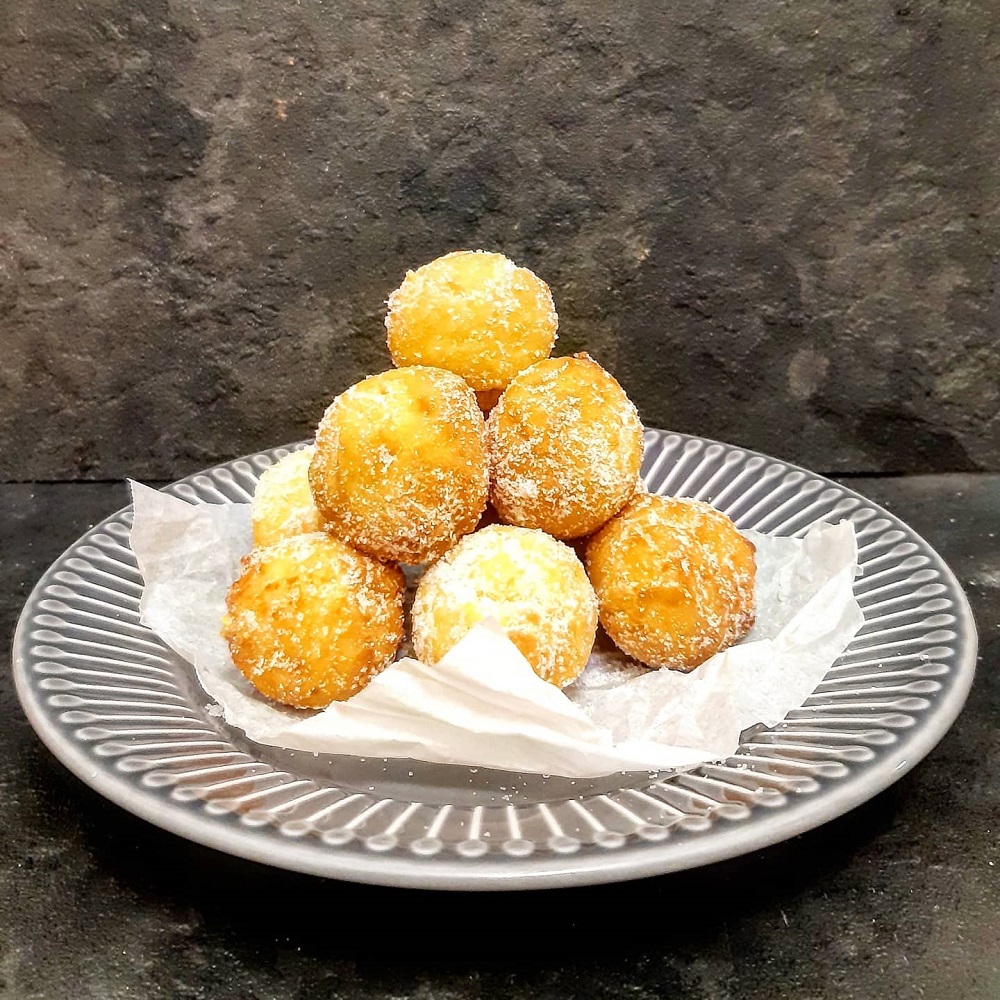 CASTAGNOLE RICOTTA E LIMONE