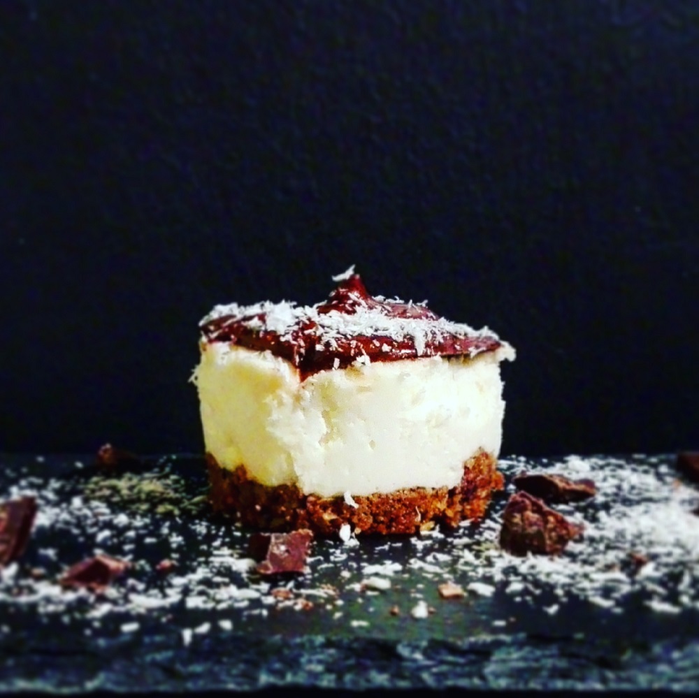 CHEESECAKE DI RICOTTA CON COCCO E CIOCCOLATO – SUPER EASY E SUPER VELOCE
