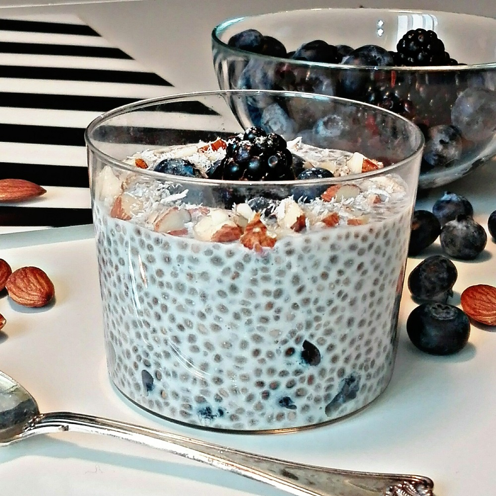 BUDINO DI SEMI DI CHIA – CHIA PUDDING AL LATTE DI MANDORLA