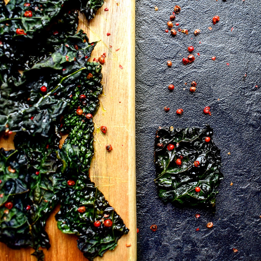 CHIPS DI CAVOLO NERO AL PEPE ROSA