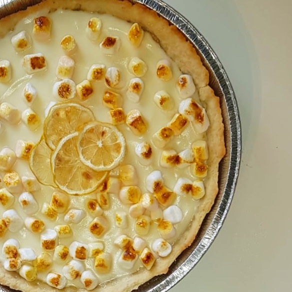 CROSTATA AL LIMONE E MASCARPONE CON MARSHMALLOWS CARAMELLATI