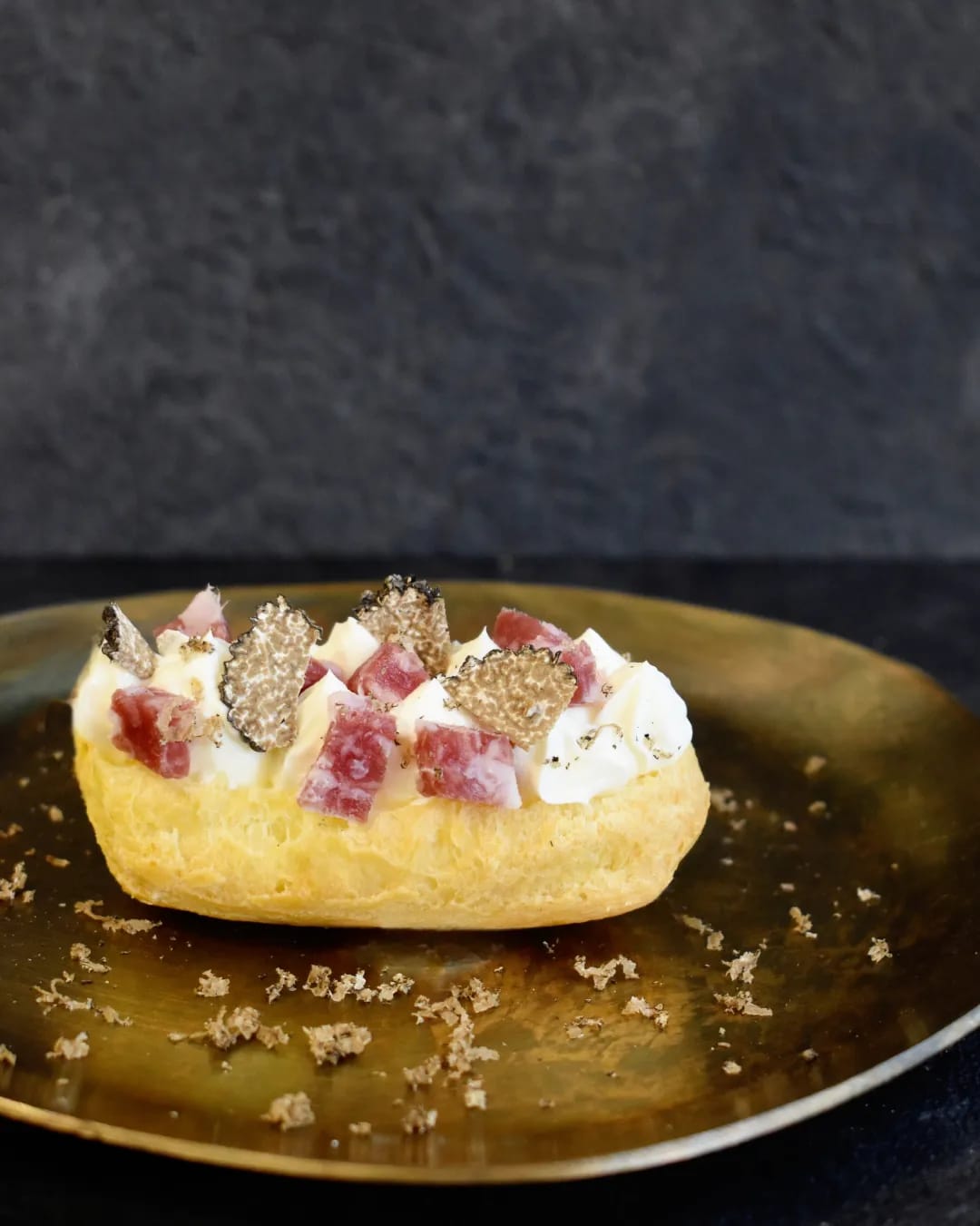 ECLAIR PARMIGIANO,SALAME STROLGHINO E TARTUFO