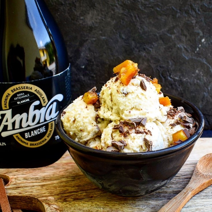 GELATO ALLA BIRRA CON SCORZE DI ARANCE CANDITE E SCAGLIE DI CIOCCOLATO