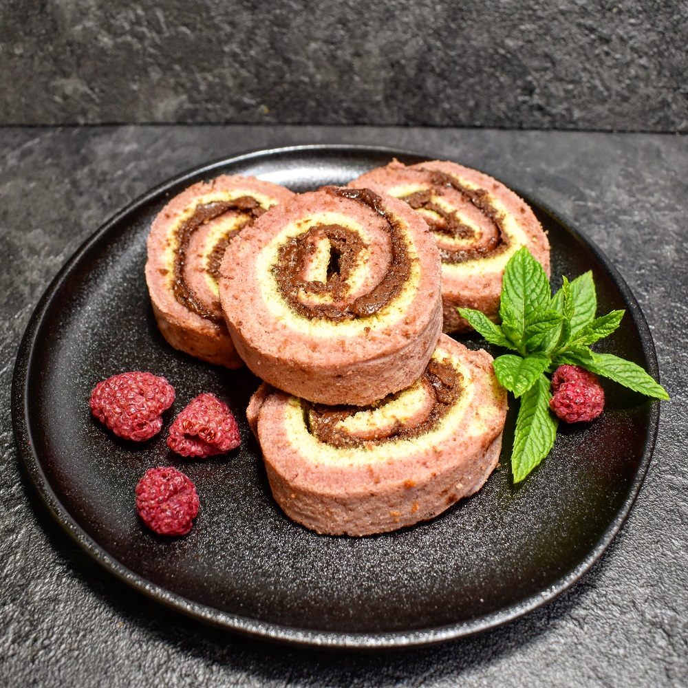 GIRELLE ROSA AL CIOCCOLATO E FRUTTI ROSSI.