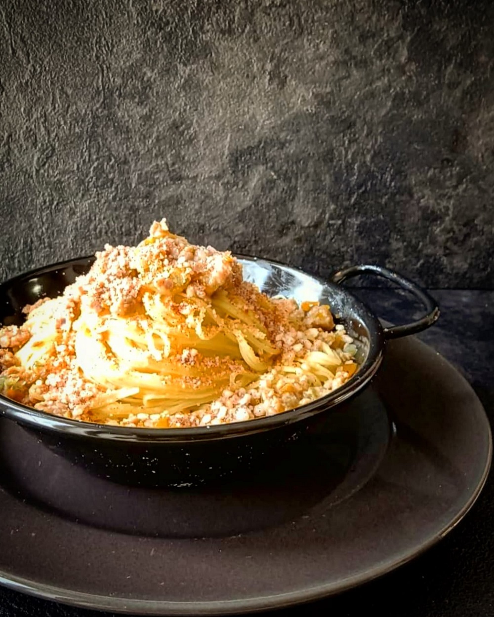 MACCHERONCINI DI CAMPOFILONE “INCACIATI ” – CON RAGÙ IN BIANCO, PECORINO E CANNELLA