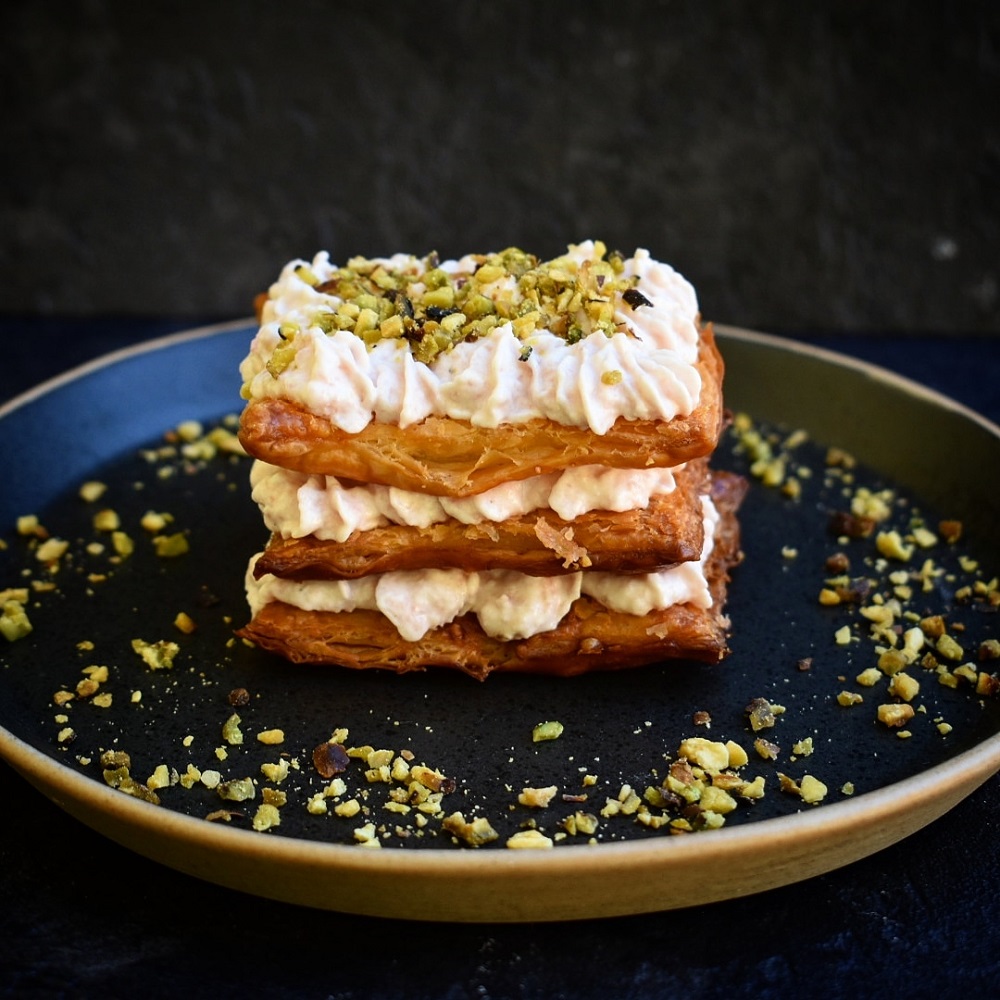 MILLEFOGLIE CON MOUSSE DI MORTADELLA E PISTACCHI