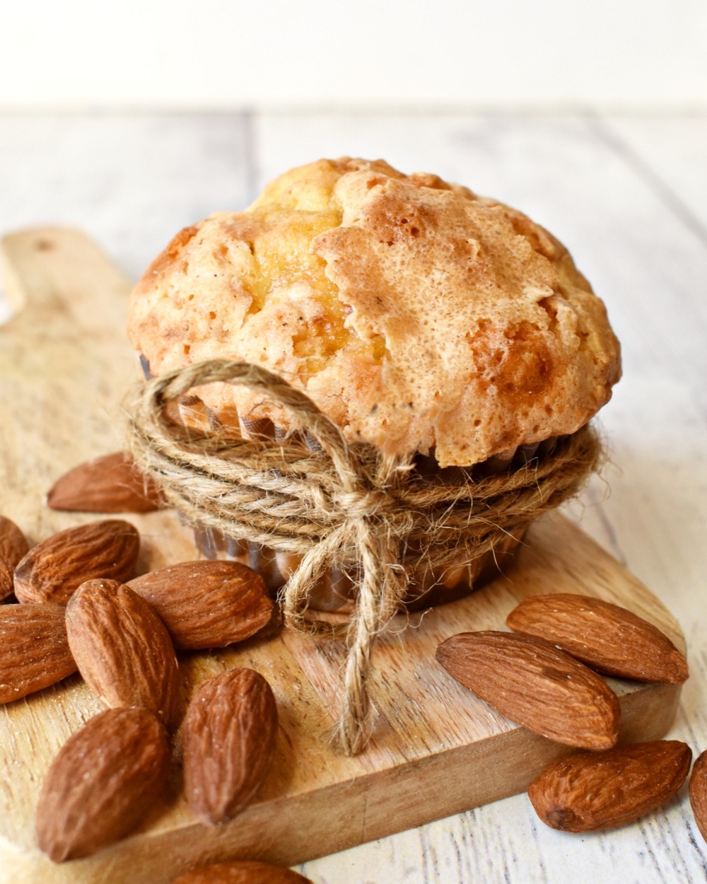 MUFFINS AL LATTE DI MANDORLE