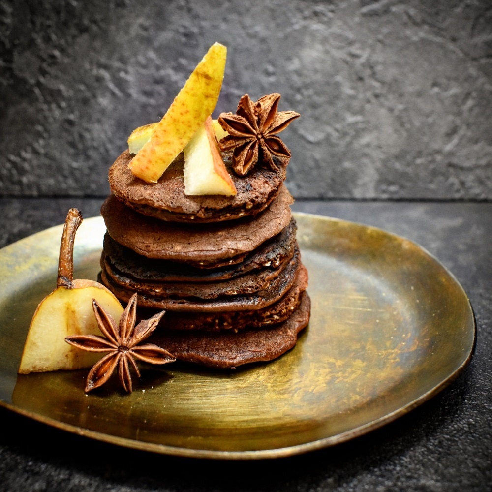 PANCAKES DI AVENA CON CIOCCOLATO E PERE