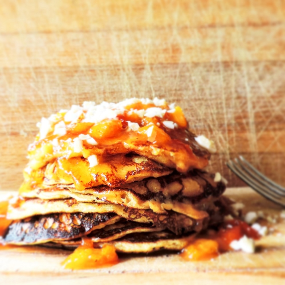 PANCAKES PROTEICI CON ALBICOCCHE