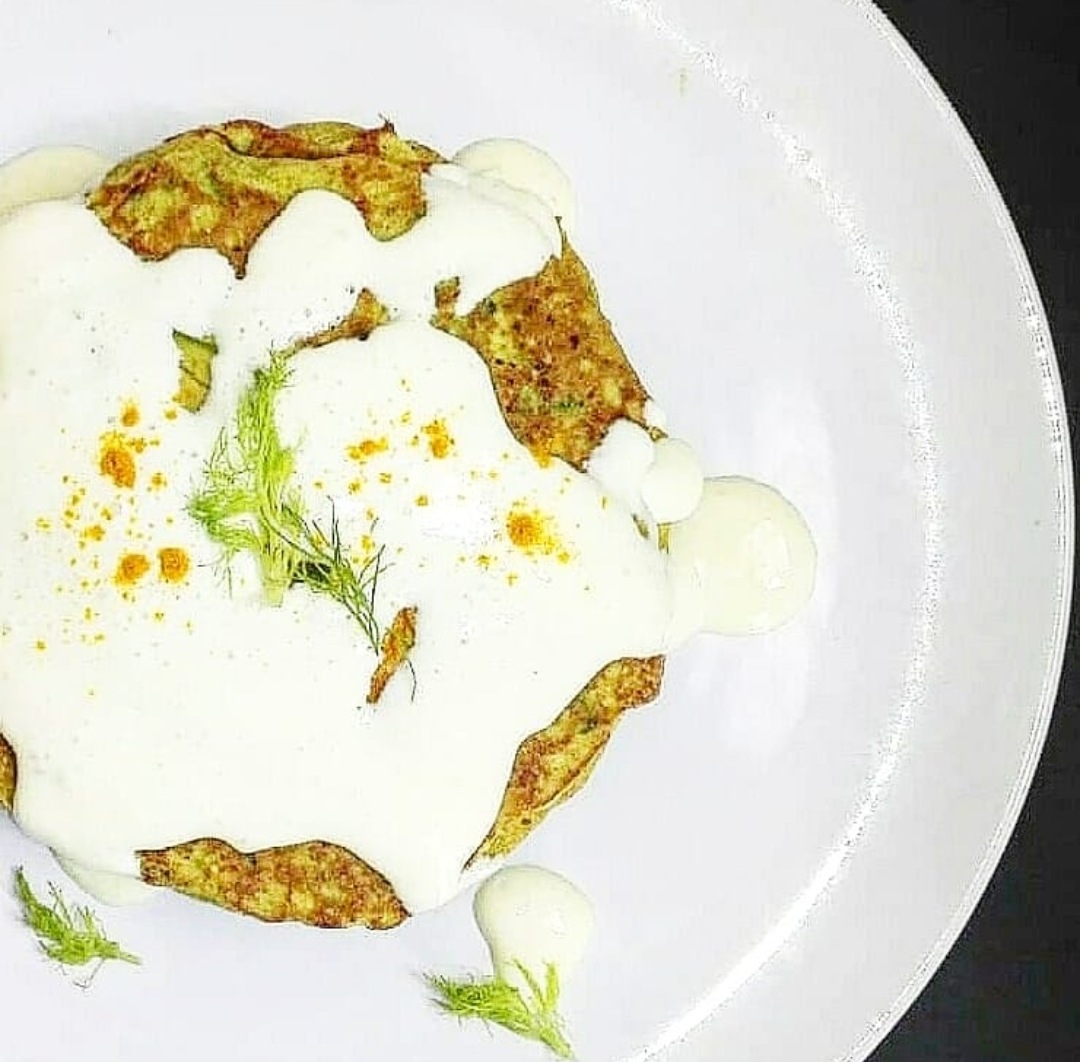 PANCAKES PROTEICI CON ZUCCHINE E CREMA DI STRACCHINO