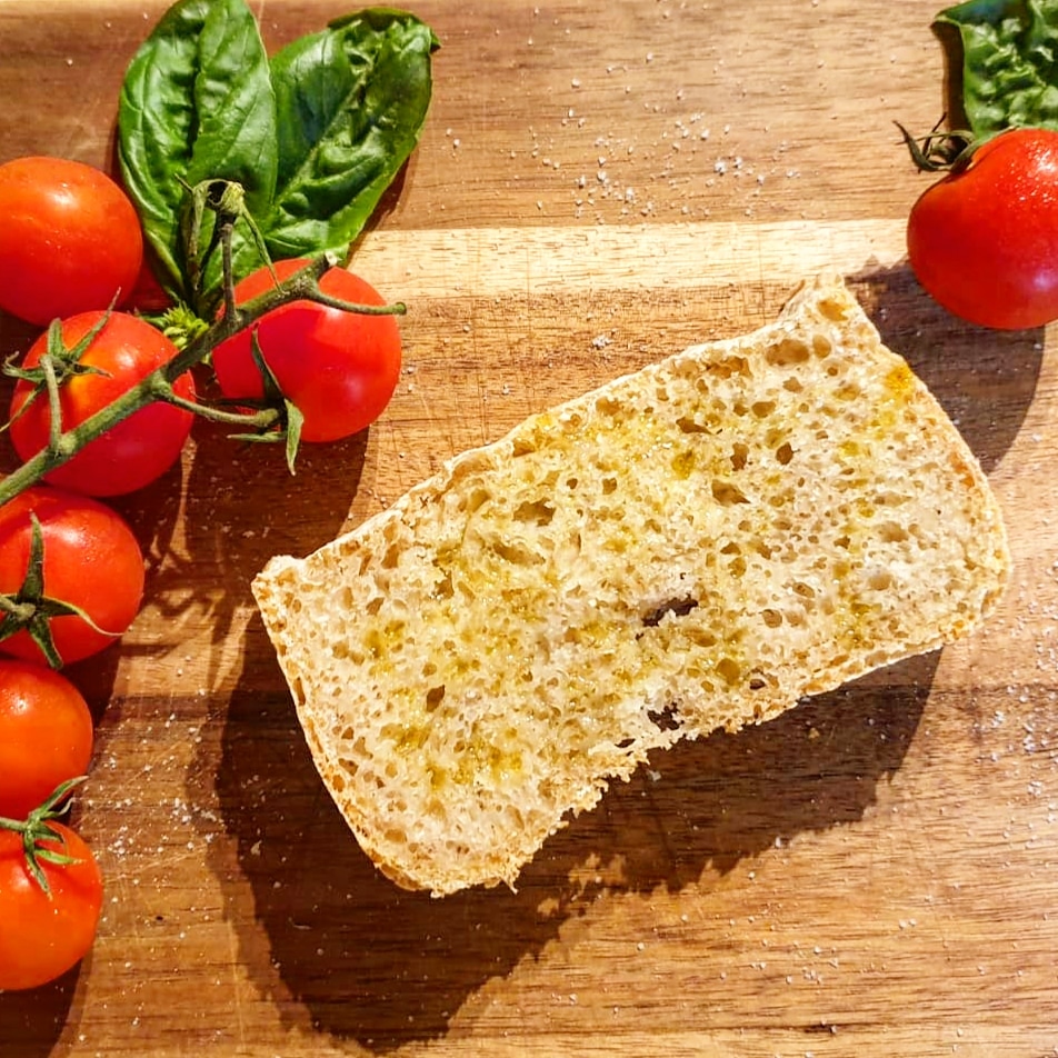 PANE CON FARINA DI GRANO TENERO MACINATA A PIETRA