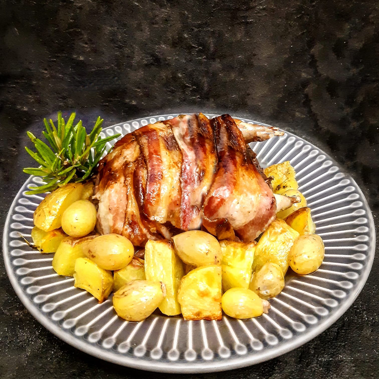 PERNICI CON PANCETTA PATATE ED UVA