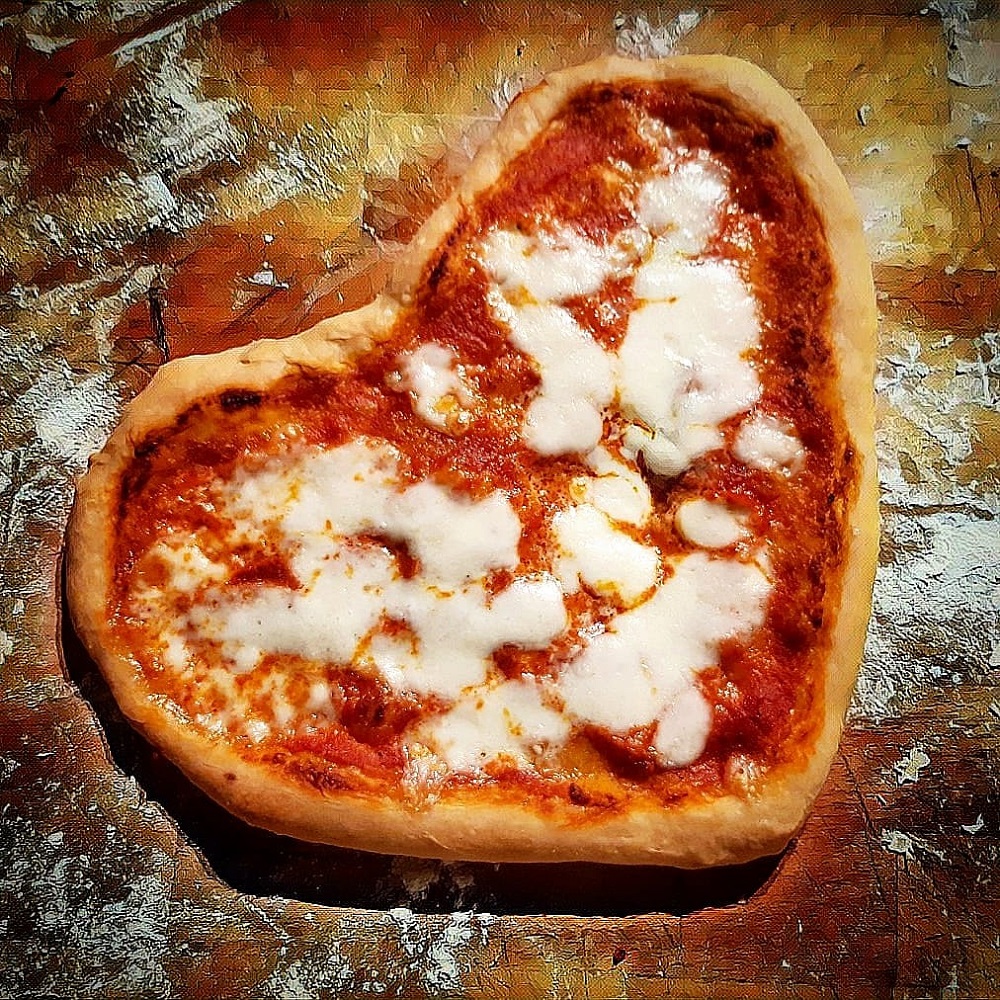 PIZZA CUORE DI MAMMA
