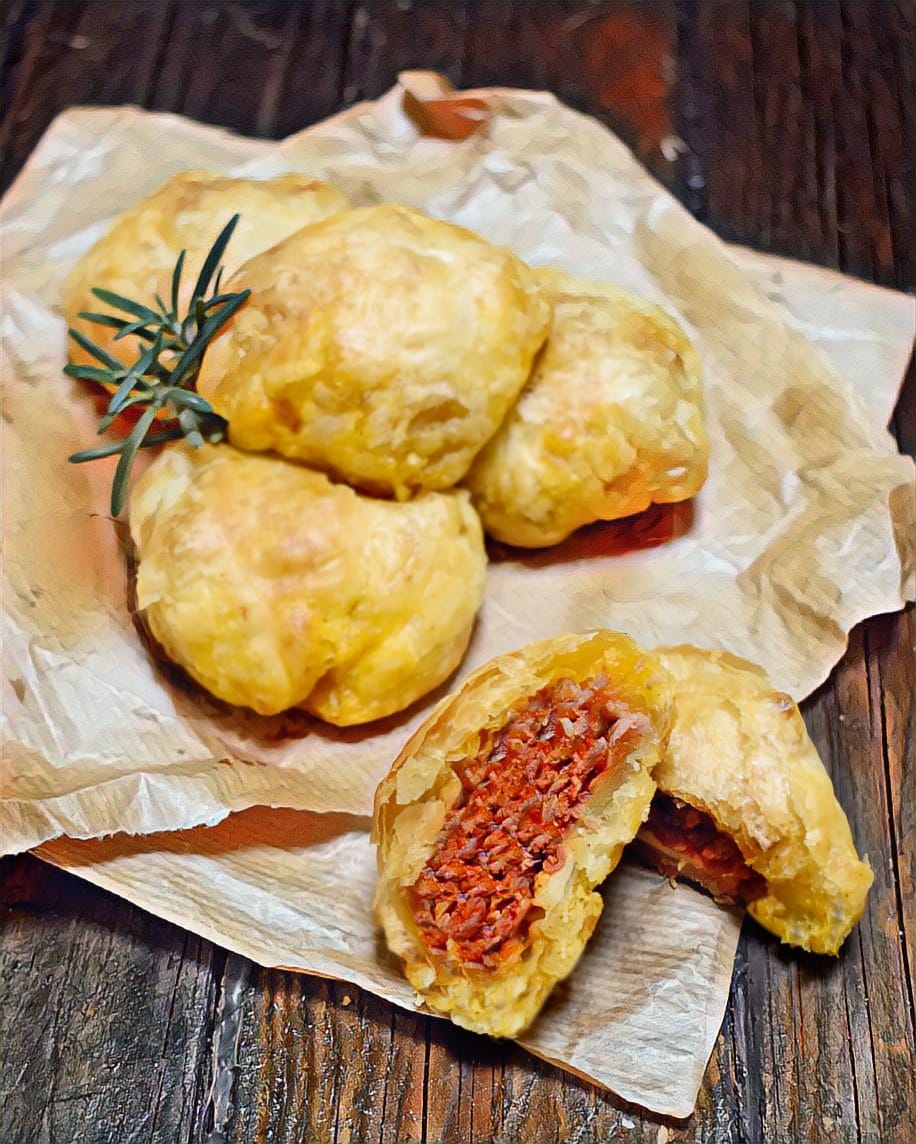 SCRIGNI DI PASTA SALSICCIA E POMODORO