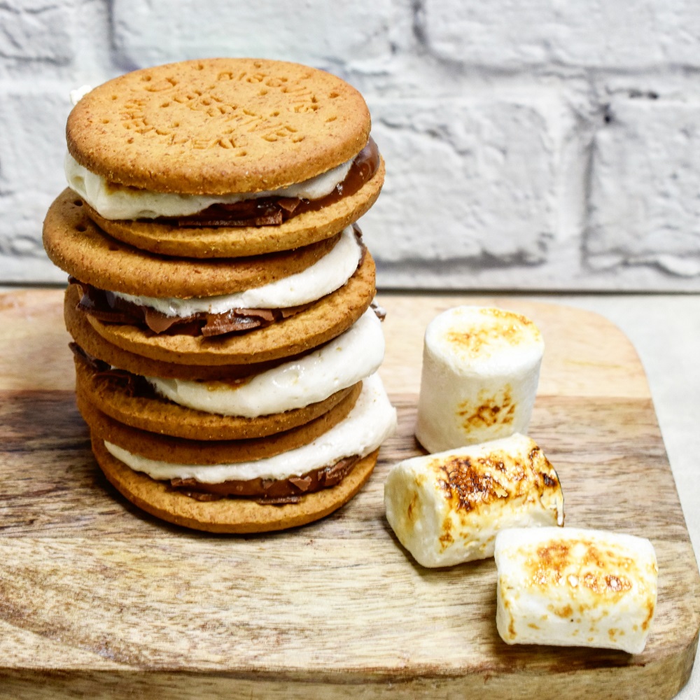 S’MORES CON MARS E MARSHMALLOWS – DOLCE TIPICO AMERICANO