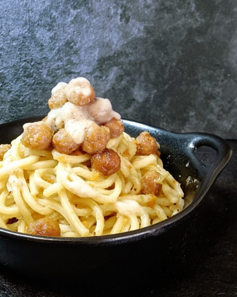 SPAGHETTI ALLA CHITARRA CON PALLOTTINE IN BIANCO AL TARTUFO