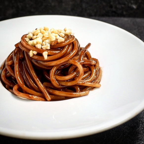 SPAGHETTI ALLA NUTELLA CON GRANELLA DI NOCCIOLA MILANI FRUTTA SECCA