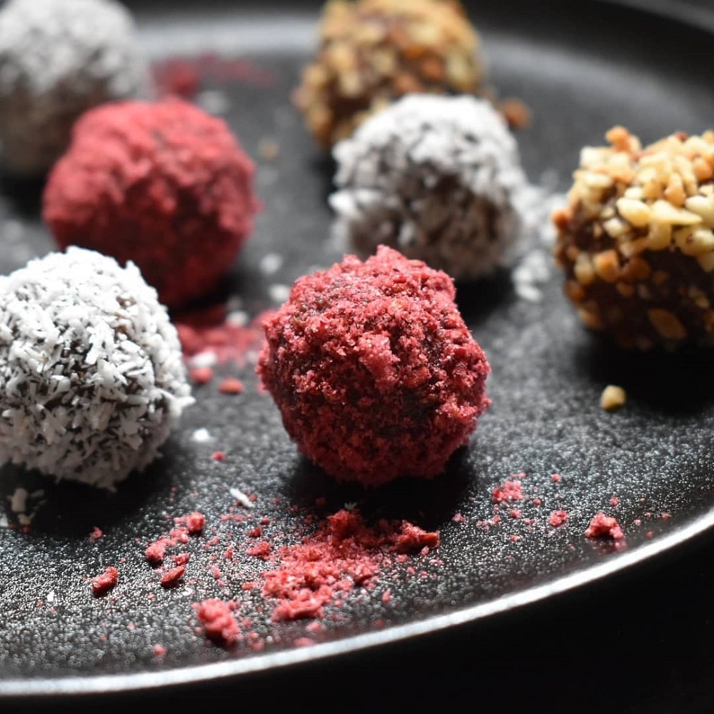 TARTUFI DI NUTELLA CON COCCO, NOCCIOLE E LAMPONI – SUPER EASY SOLO 3 INGREDIENTI