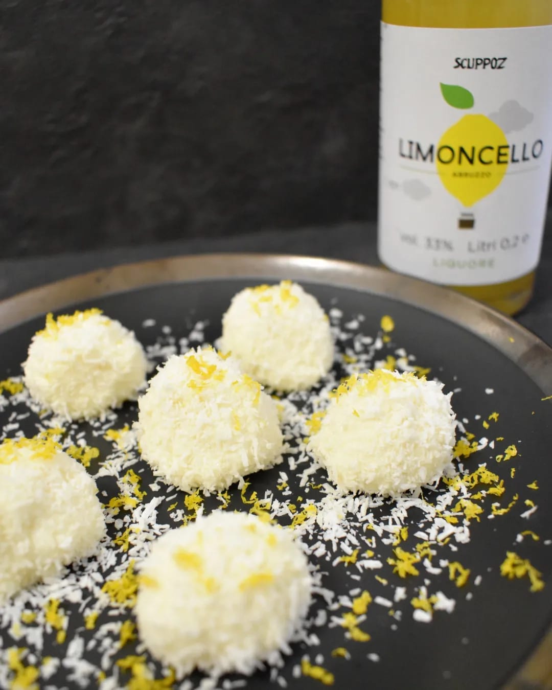 TARTUFINI AL COCCO E LIMONCELLO